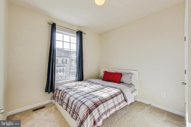 Building Photo - 2814 Shearwater Ln