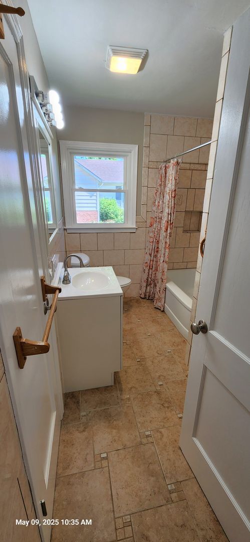 Building Photo - Beautiful updated home in desirable Perry, KS