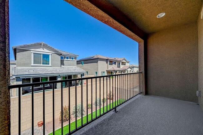 Building Photo - MODERN 2 Story, 3 Bedroom Home near Aliante!