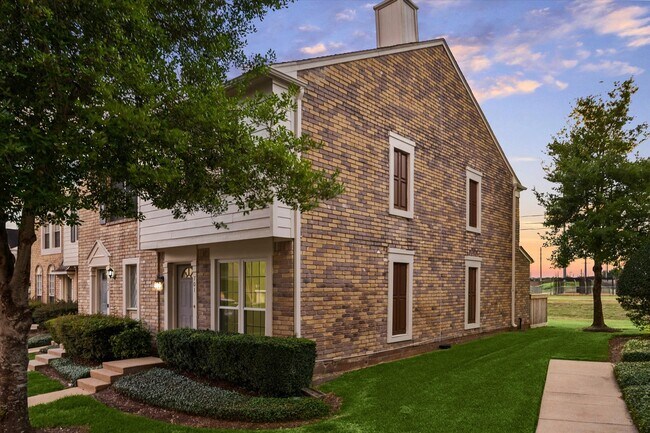 Building Photo - 2808 Grants Lake Blvd