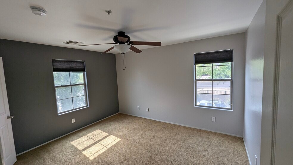 Main room - 7535 S 30th Run