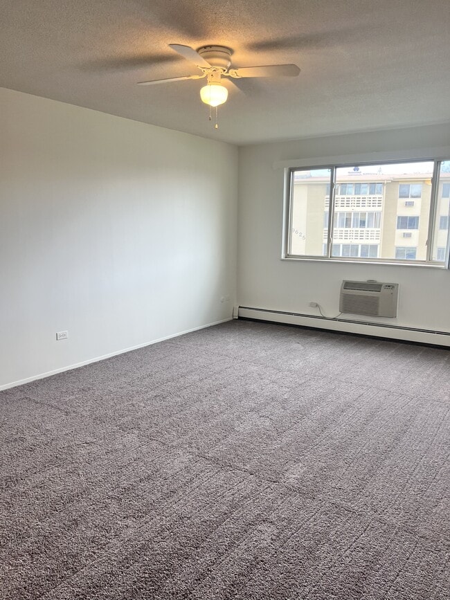 Building Photo - 9655 Center Ave