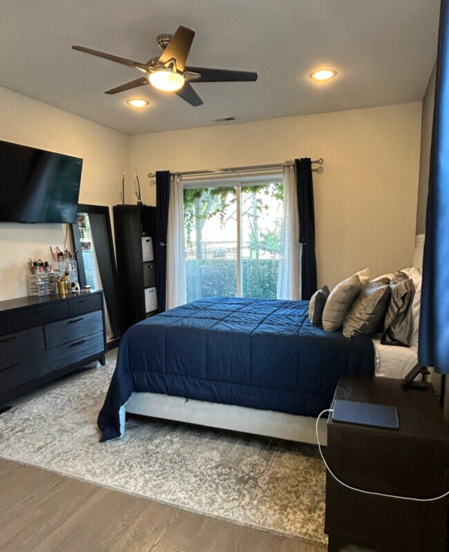 Building Photo - 4111 N Western Ave