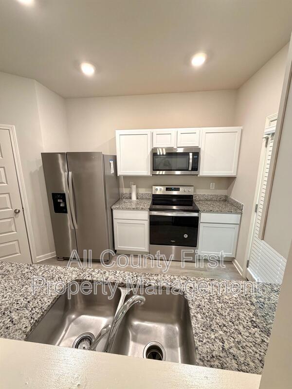 Building Photo - 1336 Rogers Landing