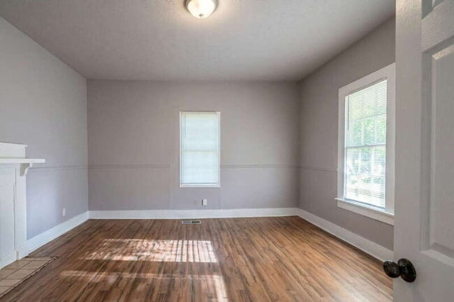 Building Photo - 3101 12th Ave