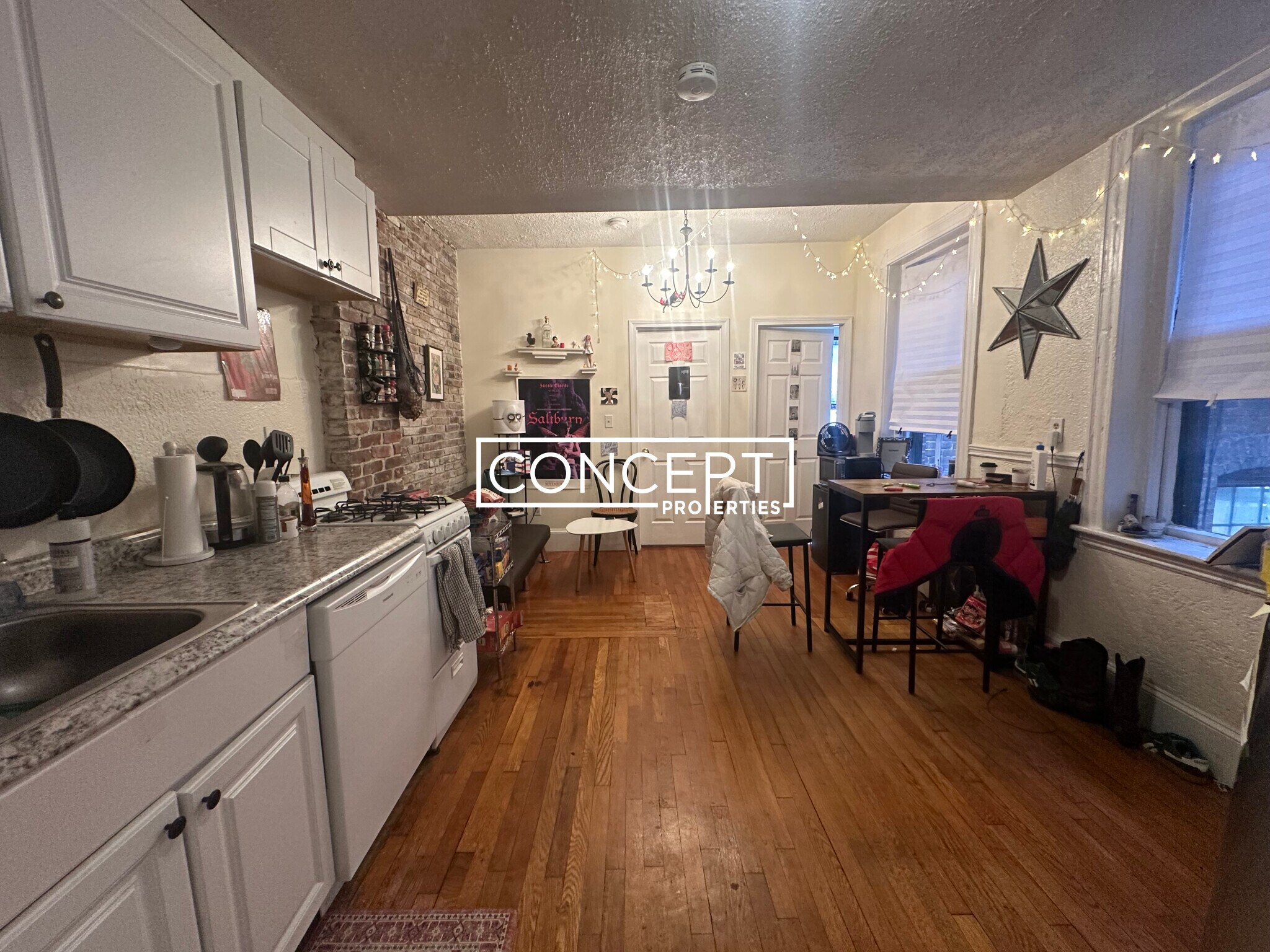 Building Photo - 72 Revere St