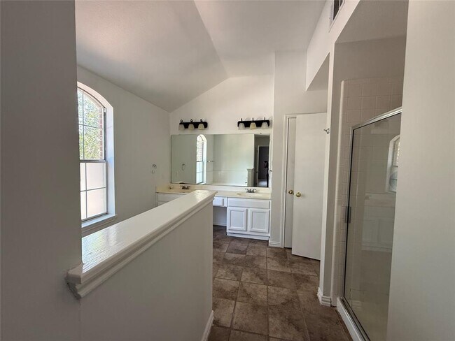 Building Photo - 1531 Arusha St