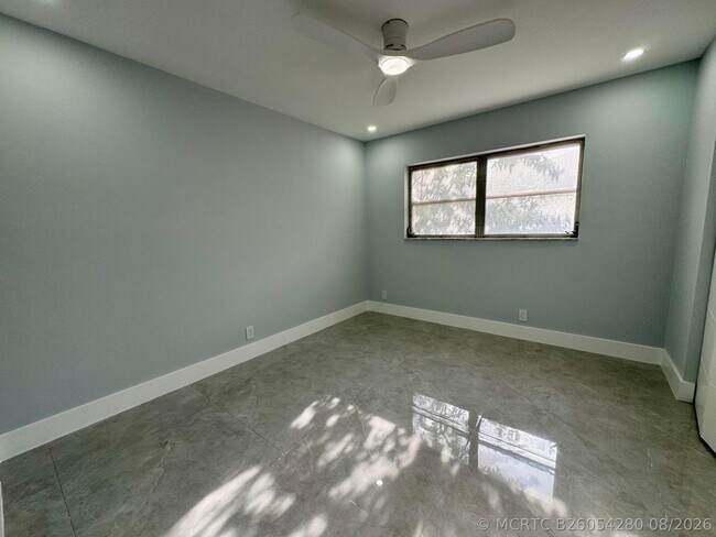 Building Photo - 7441 SW 19th St