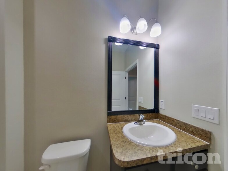 Building Photo - 17719 Garsalaso Cir
