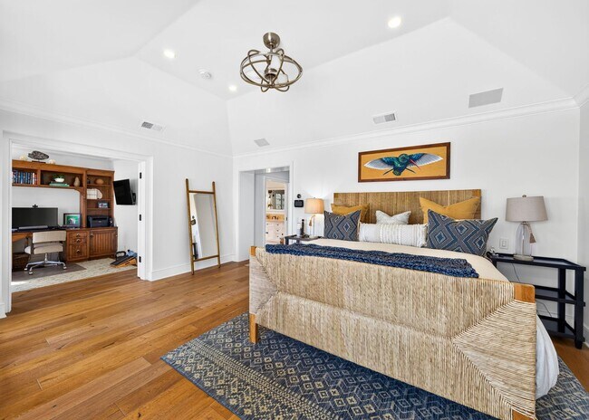 Building Photo - 1228 W Oceanfront