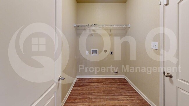 Building Photo - 705 Juneberry Dr