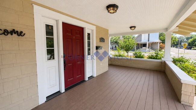 Building Photo - 1624 3rd St S