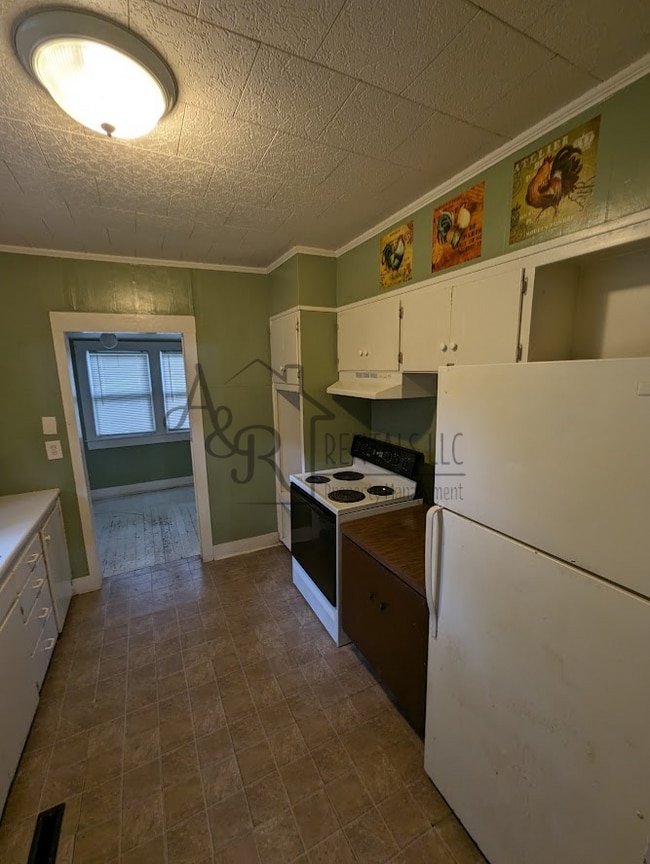 Building Photo - 438 E 23rd St