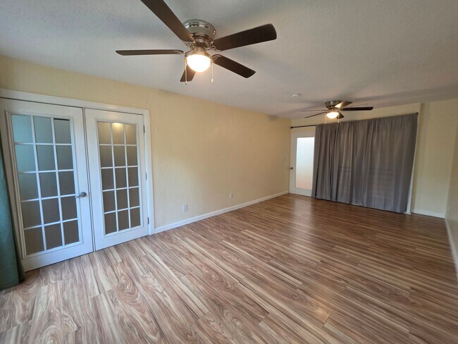 Building Photo - 208 Pine Cone Trail