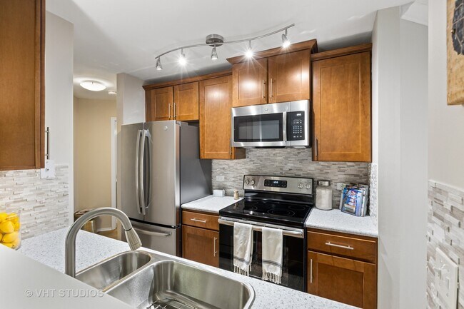 Building Photo - 62 Aster Dr