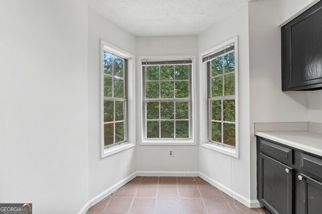 Building Photo - 6449 Pinebark Way