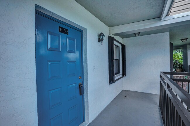 Building Photo - 2906 SW 21st Terrace