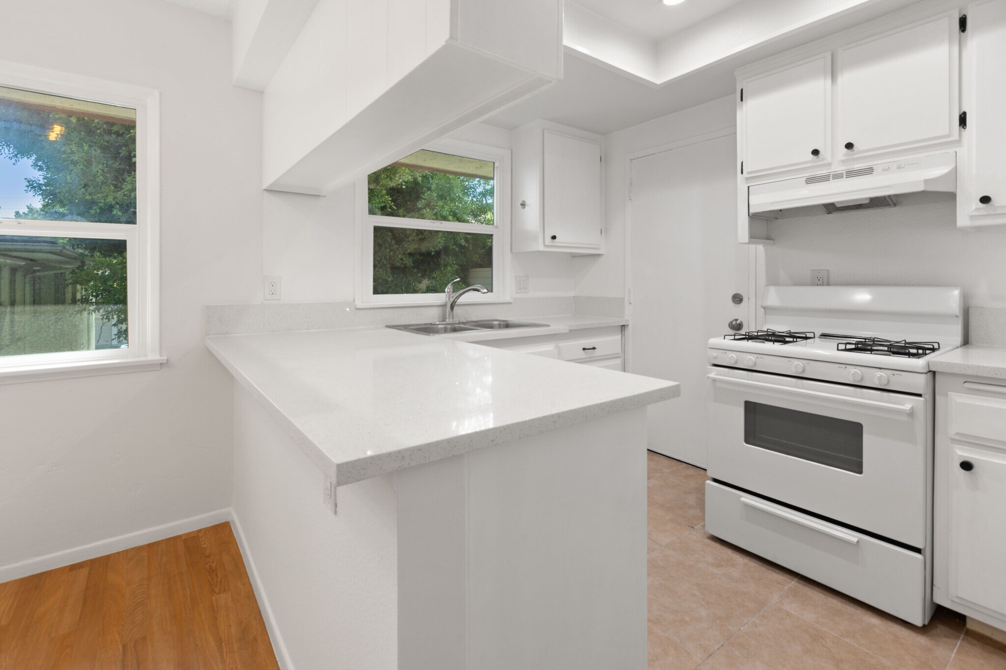 Building Photo - 5830 Bowcroft St