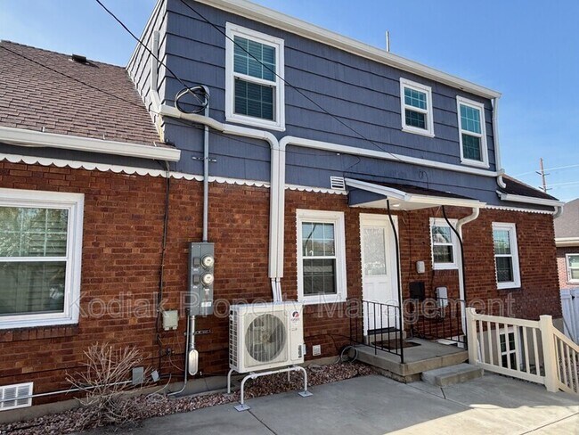 Building Photo - 1111 E 400 S
