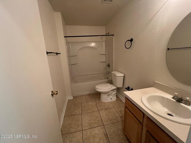 Building Photo - 254 Cezanne Cir