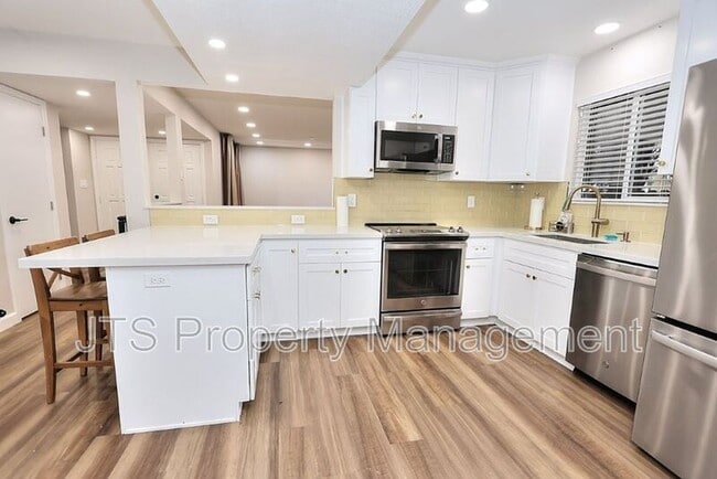 Building Photo - 3160 Watt Ave