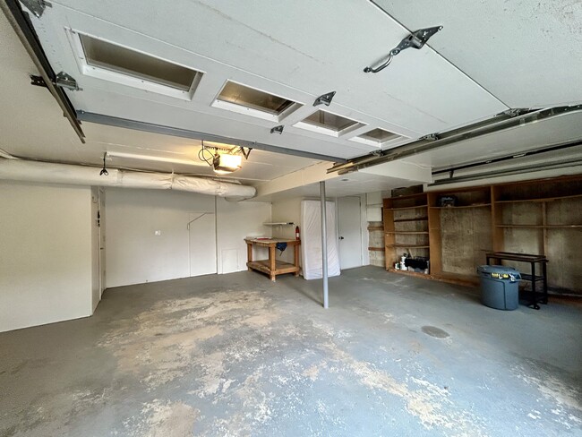 Building Photo - 46 Brook Cir