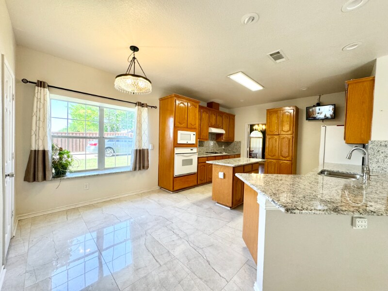 Building Photo - 1303 Kenshire Ct