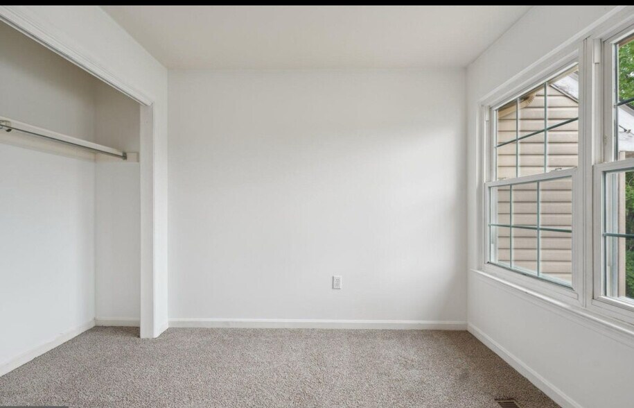 Building Photo - 7813 Flager Cir