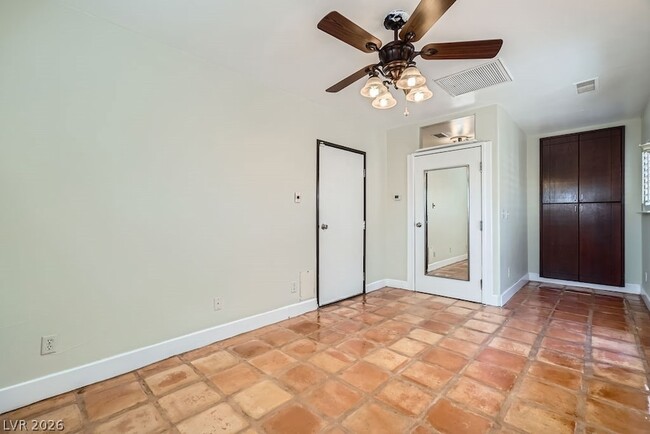 Building Photo - 536 Avenue L