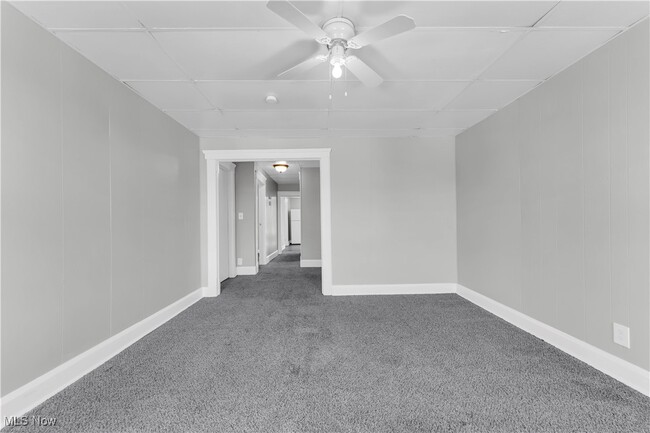 Building Photo - 352 7th St