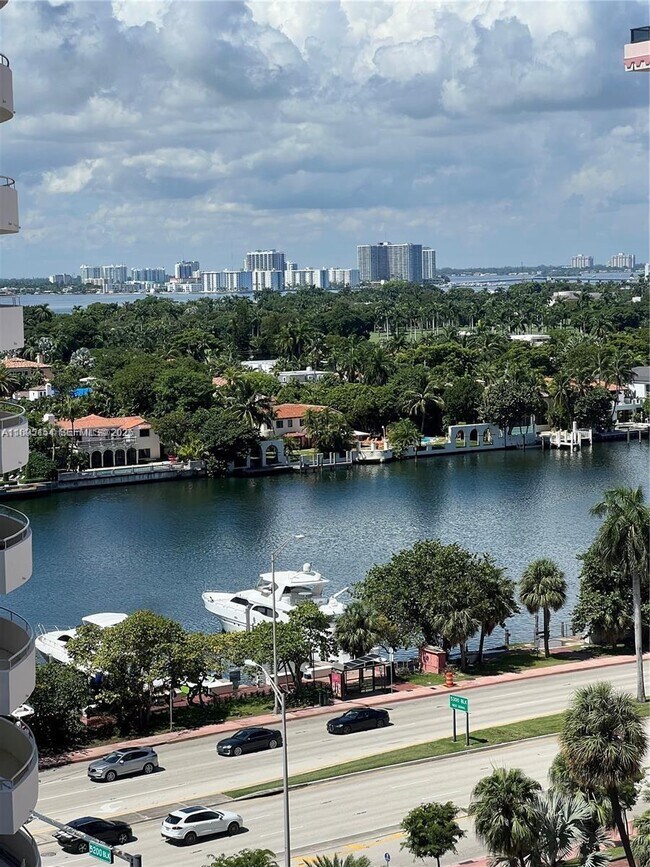 Building Photo - 5161 Collins Ave