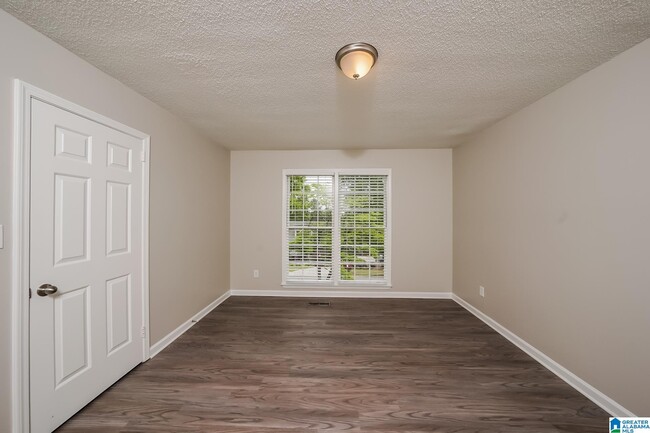 Building Photo - 1704 Native Dancer Dr