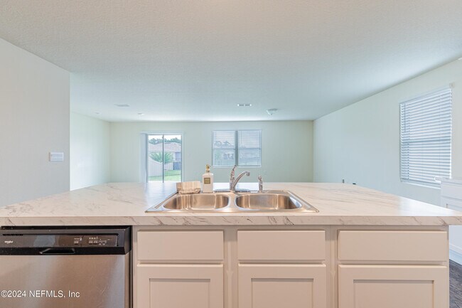 Building Photo - 3474 Cliffside Way