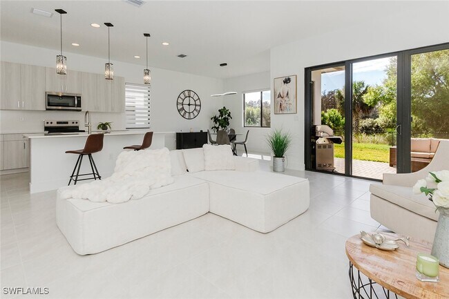 Building Photo - 5868 Agostino Way