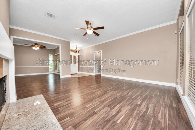 Building Photo - 15818 Sweetwater Creek Dr