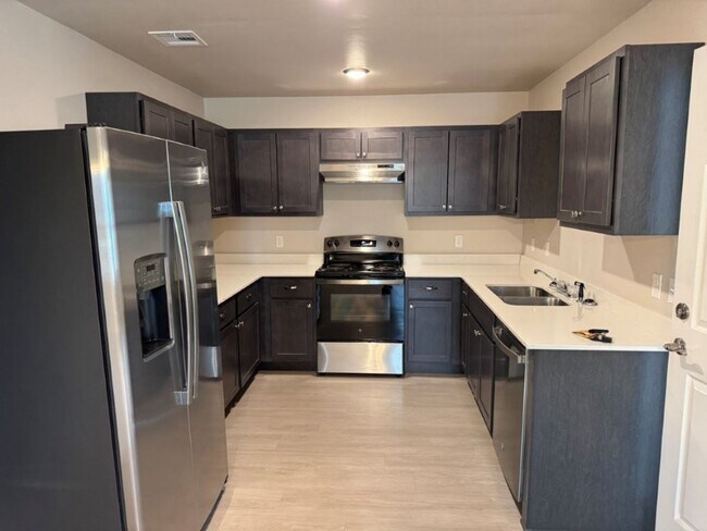Building Photo - 55 and up community!  Flexible terms and easy application process, one small pet ok with addition...