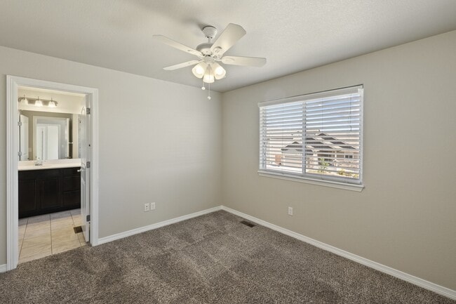 Building Photo - 9432 Beryl Dr