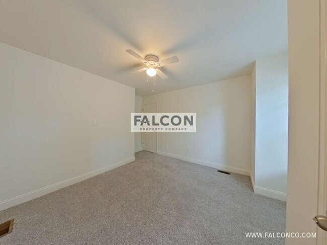 Building Photo - 673 Shooks Ln