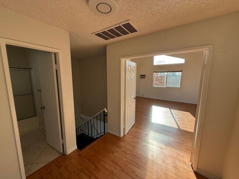 Building Photo - 7782 Newman Ave