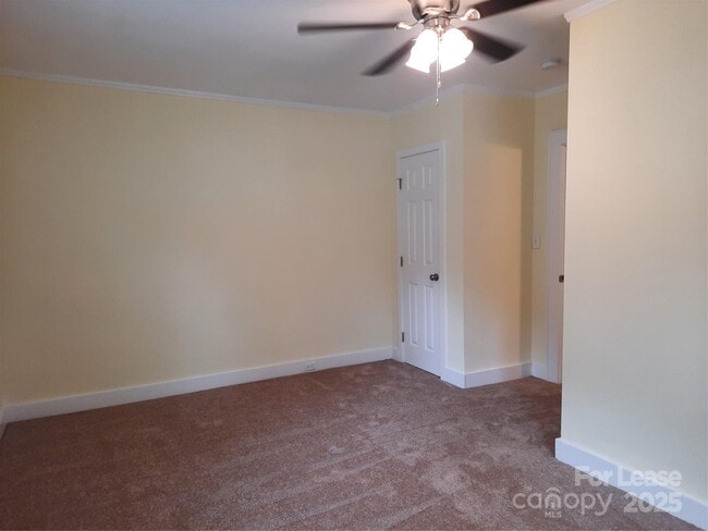 Building Photo - 2424 Statesville Ave