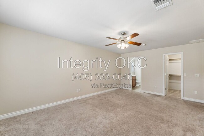Building Photo - 2800 NW 184th St