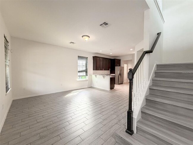 Building Photo - 11804 Silverlake Park Dr
