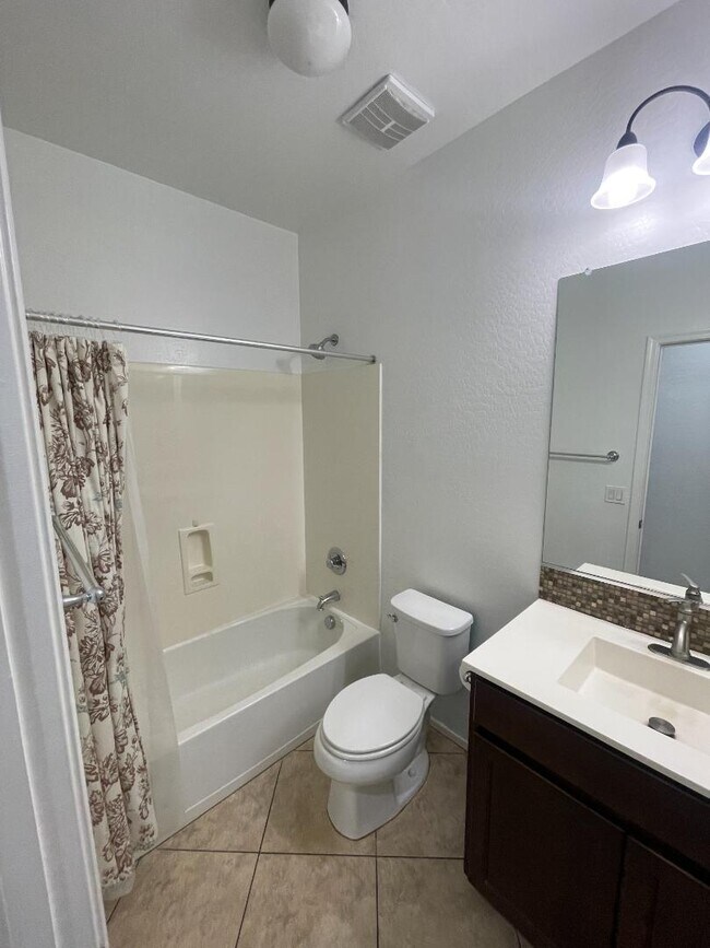 Building Photo - 4425 E Muriel Dr
