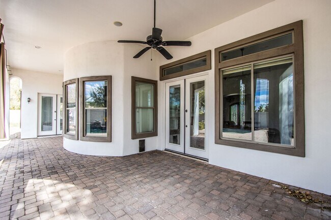 Building Photo - Oh Wow!! Beautiful 5BR/3.5BA Custom Home w...