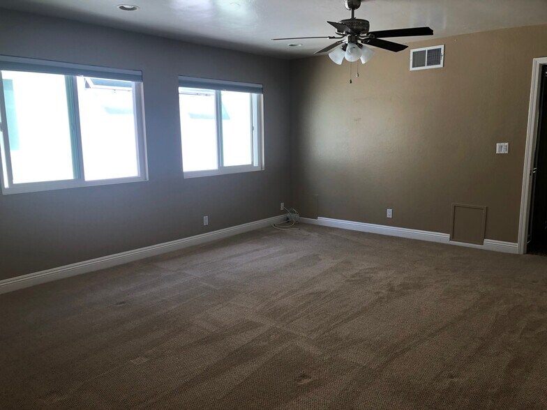 Building Photo - 33062 Santiago Dr