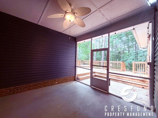 Building Photo - Charming 3 Bedroom 2 Bath Open Concept (Pet Friendly)