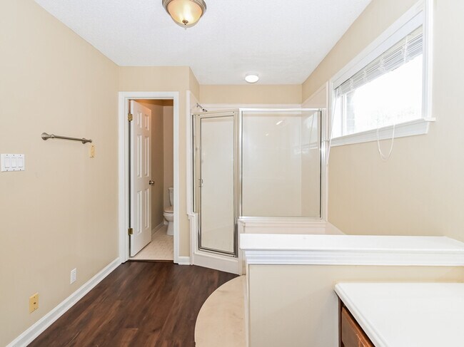 Building Photo - 2815 Fletcher View Dr