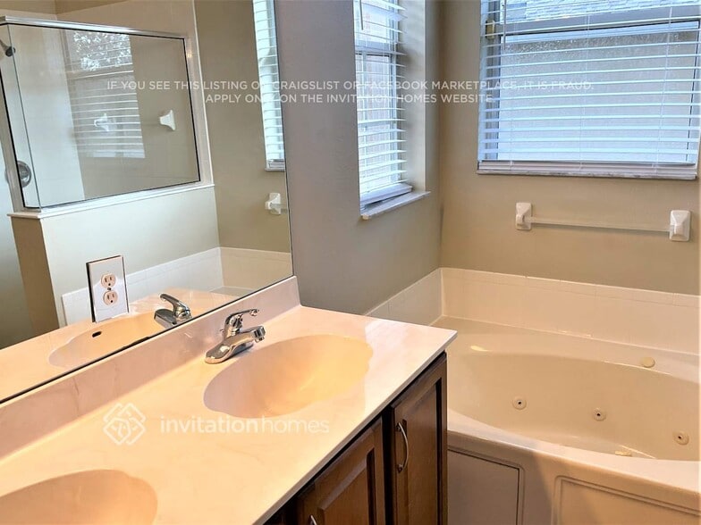 Building Photo - 257 Perfect Dr
