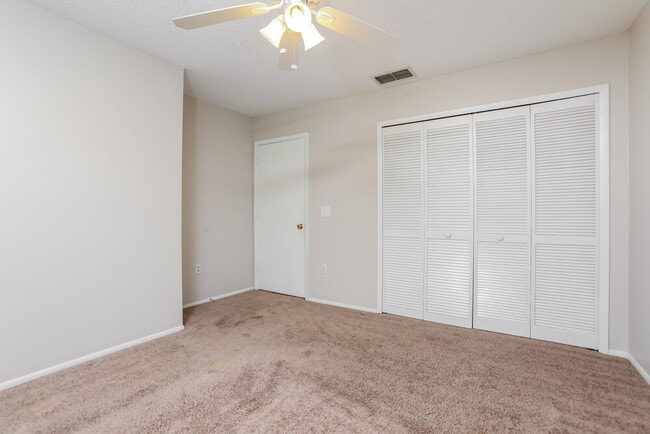Building Photo - 67 Abbey Hollow Dr