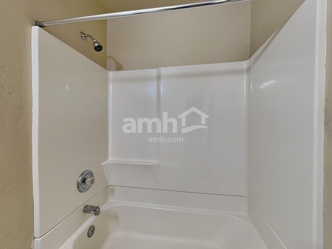Building Photo - 5003 W Diamondback Dr